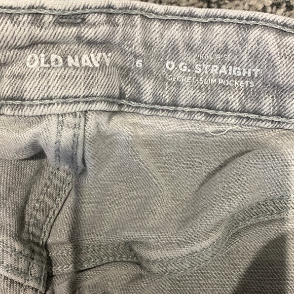 Used Old Navy Women’s Size 6 O.G. Straight Leg High Rise Jeans - Picture 3 of 4